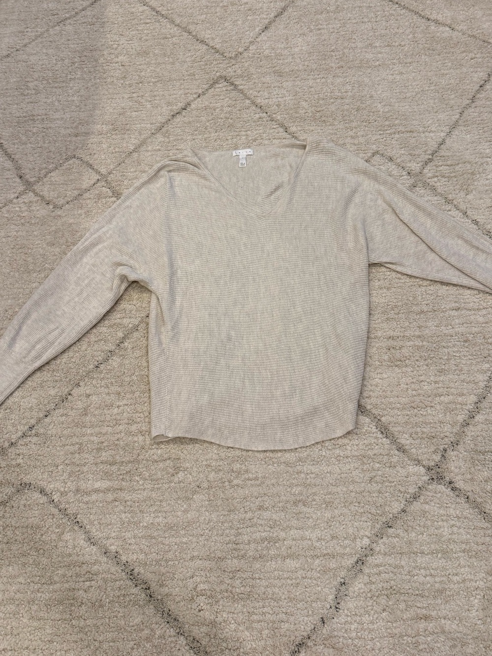 Nordstrom Light Beige V-Neck Women’s Sweater Size Small